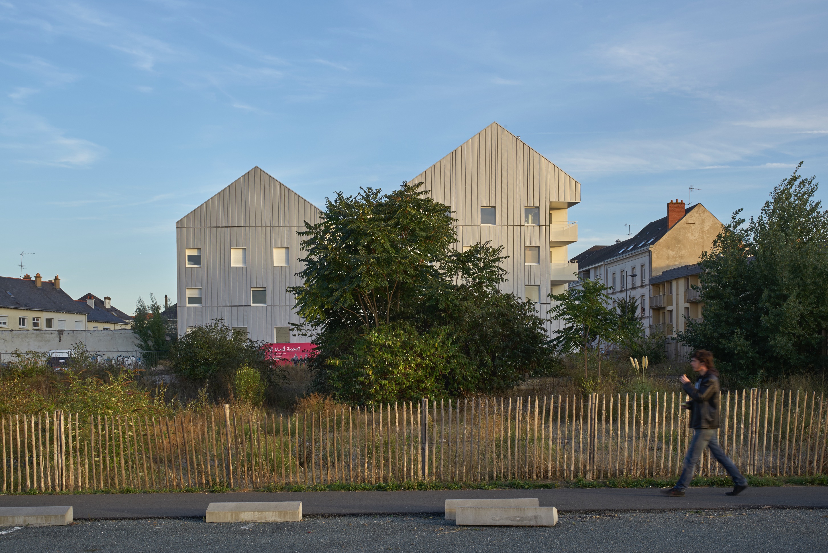 l1007726photos-s-chalmeau-non-libre-de-droitss-chalmeauplease-contactseptembre2016