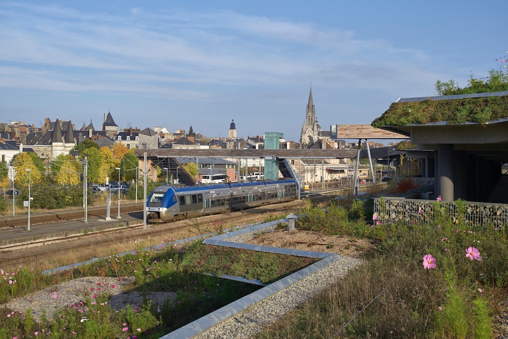 l1000460photos-s-chalmeau-non-libre-de-droitss-chalmeauplease-contactseptembre2016
